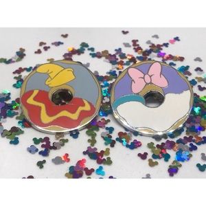 Disney Donut Pins 🍩🎈